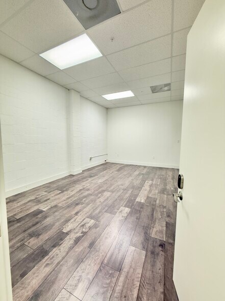 More Photos Of 350-370 NE 75th St, Miami Office For Lease