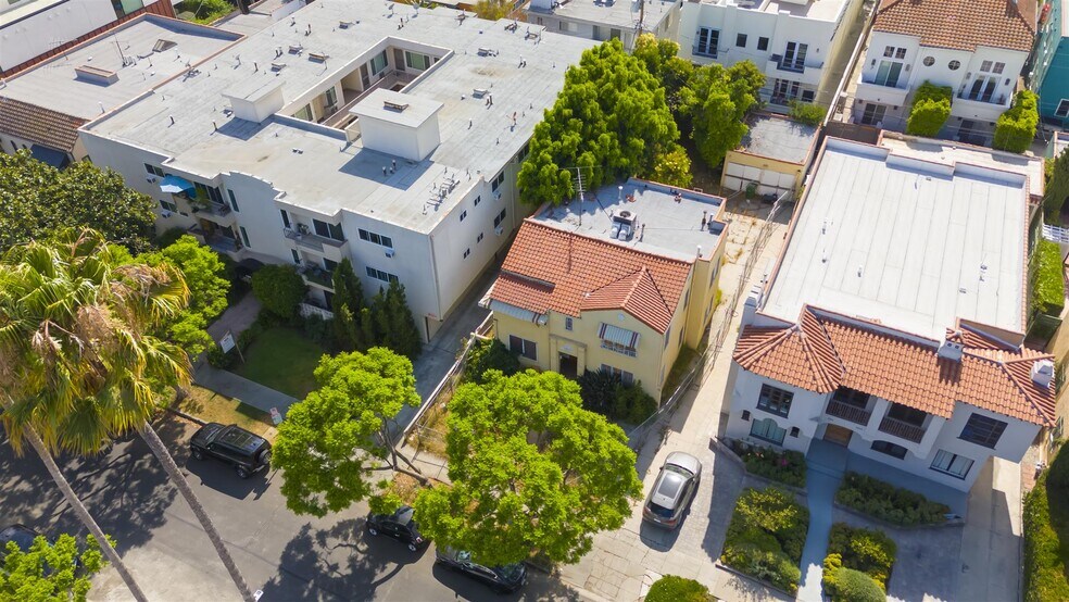 More Photos Of 745 N Croft Ave, Los Angeles Apartments For Sale
