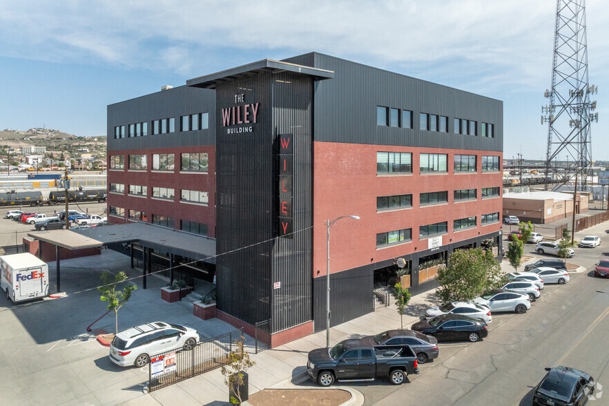 Primary Photo Of 1125 Texas Ave, El Paso Medical For Sale