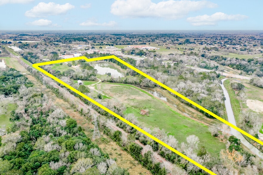 More Photos Of 850 County Road 149, Alvin Land For Sale