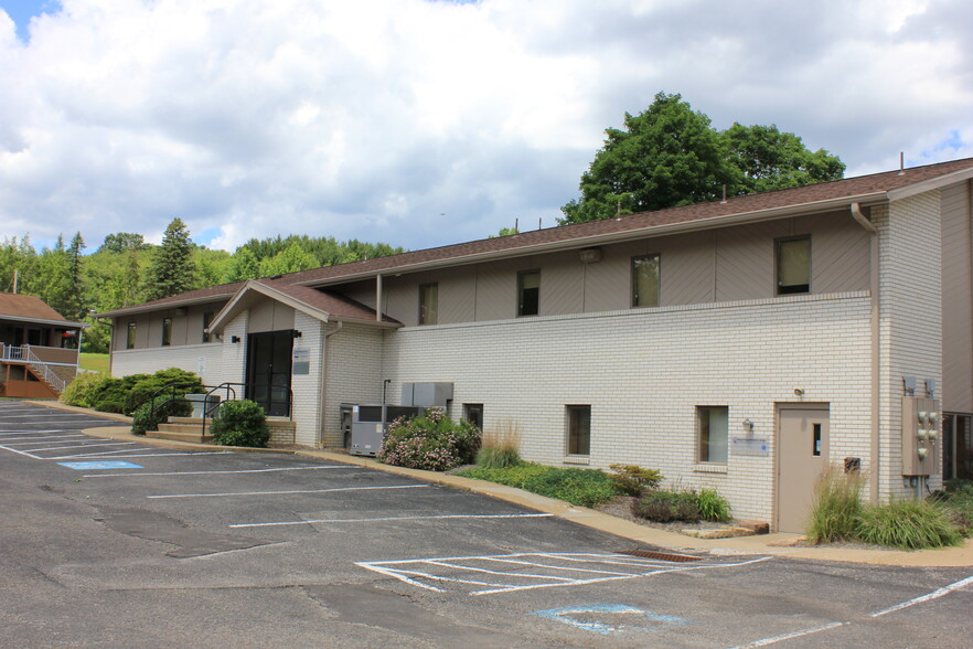 Primary Photo Of 99 Buss Rd, Aliquippa Medical For Lease