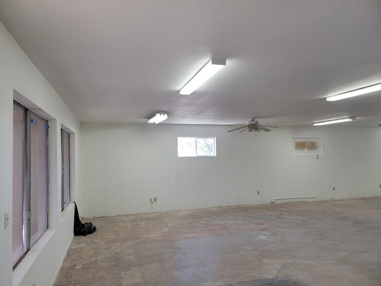 More Photos Of 832 N Main Dr, Apache Junction Freestanding For Sale