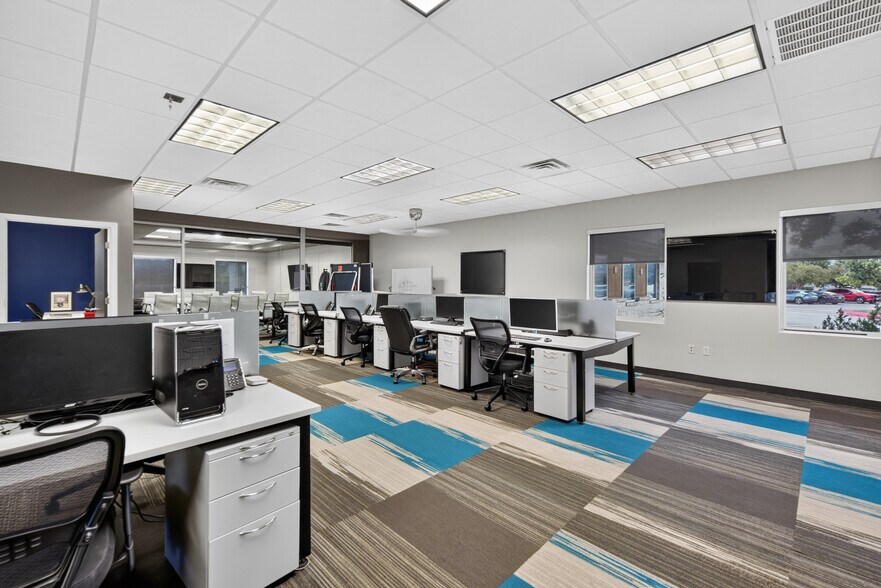 More Photos Of 10601 Pecan Park Blvd, Austin Office For Sale
