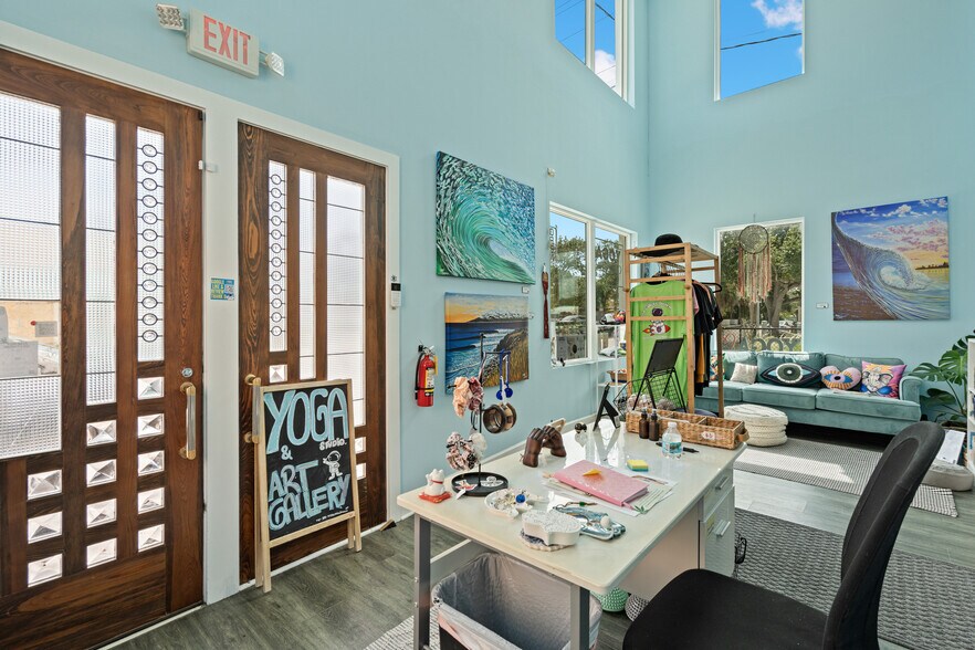 More Photos Of 2006 Vernon Pl, Melbourne Freestanding For Lease