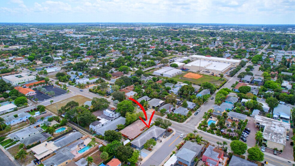 More Photos Of 830 N Federal Hwy, Lake Worth Office For Lease