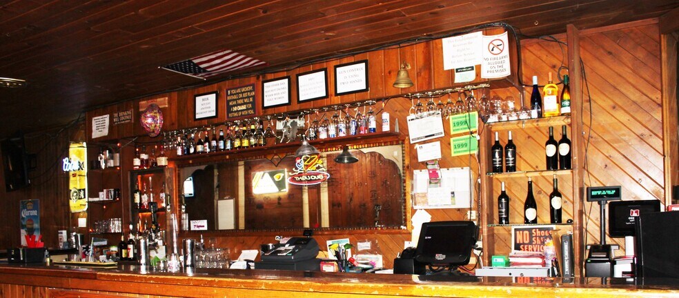 More Photos Of 105 N Main St, Halfway Restaurant For Sale