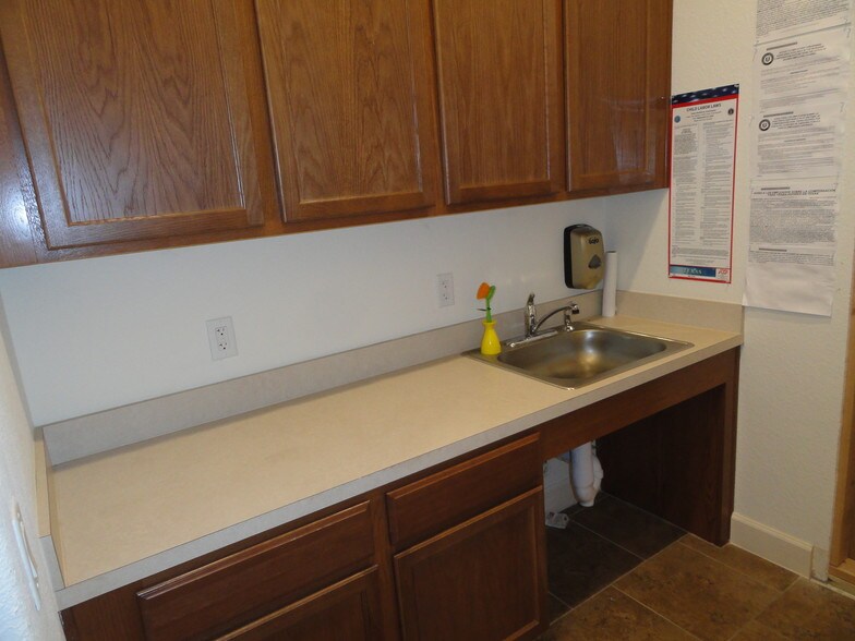 More Photos Of 1101 Satellite Vw, Round Rock Medical For Lease