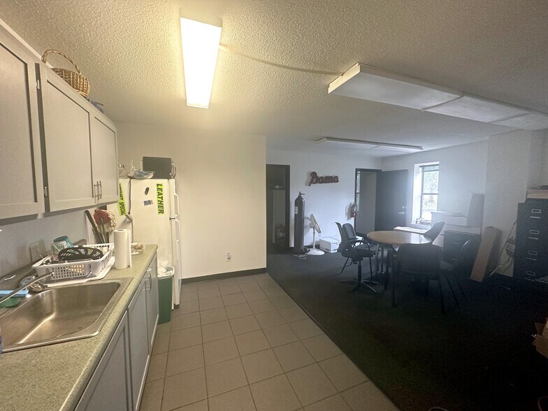 More Photos Of 8461 Airport Blvd, Mobile Auto Dealership For Sale