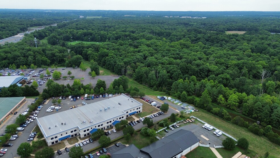 More Photos Of 7045-7073 Gateway Ct, Manassas Flex For Lease