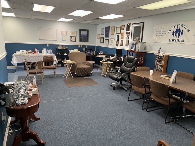 More Photos Of 6371 Kittyhawk Dr, Huber Heights Medical For Lease
