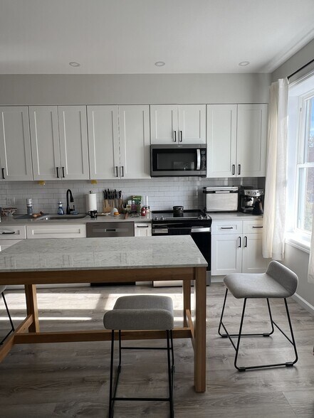 More Photos Of 3931 47th Ave, Sunnyside Storefront Retail Office For Sale