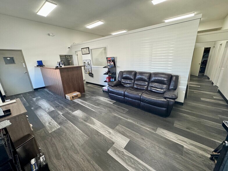 More Photos Of 890 Gentry Way, Reno Auto Repair For Sale