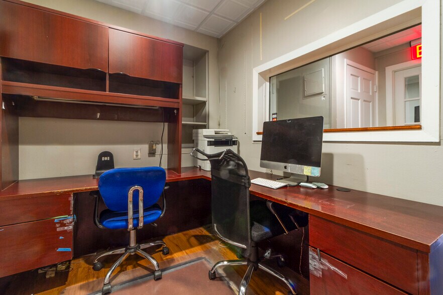 More Photos Of 98120 Queens Blvd, Rego Park Apartments For Sale