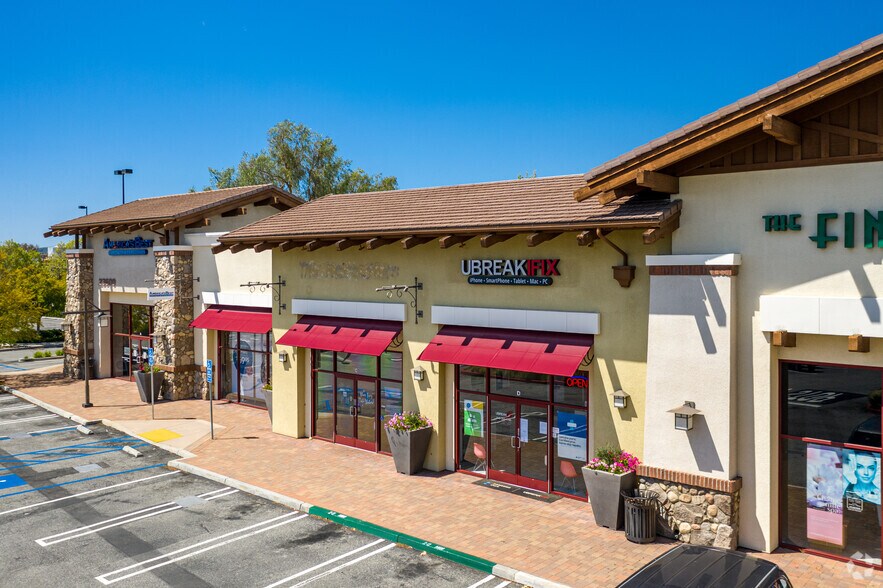 More Photos Of 23602-23624 El Toro Rd, Lake Forest General Retail For Lease