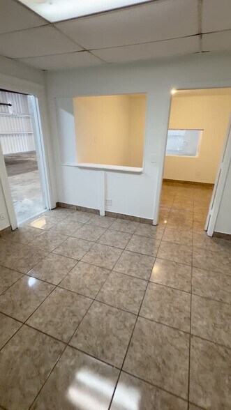 Primary Photo Of 6677 42nd Ter N, West Palm Beach Warehouse For Lease