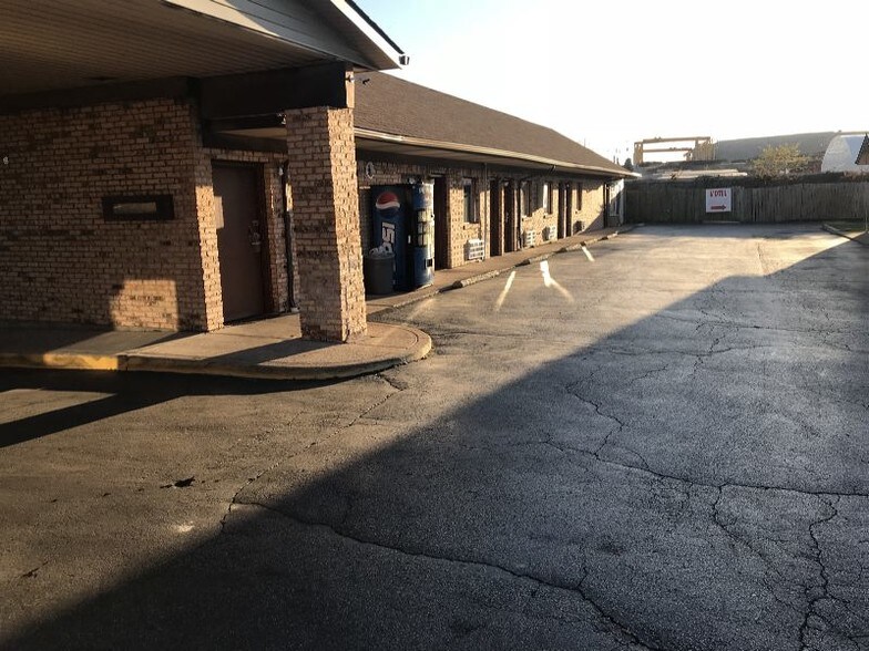 More Photos Of 3607 Hamilton Ave, Saint Louis Hotel For Sale