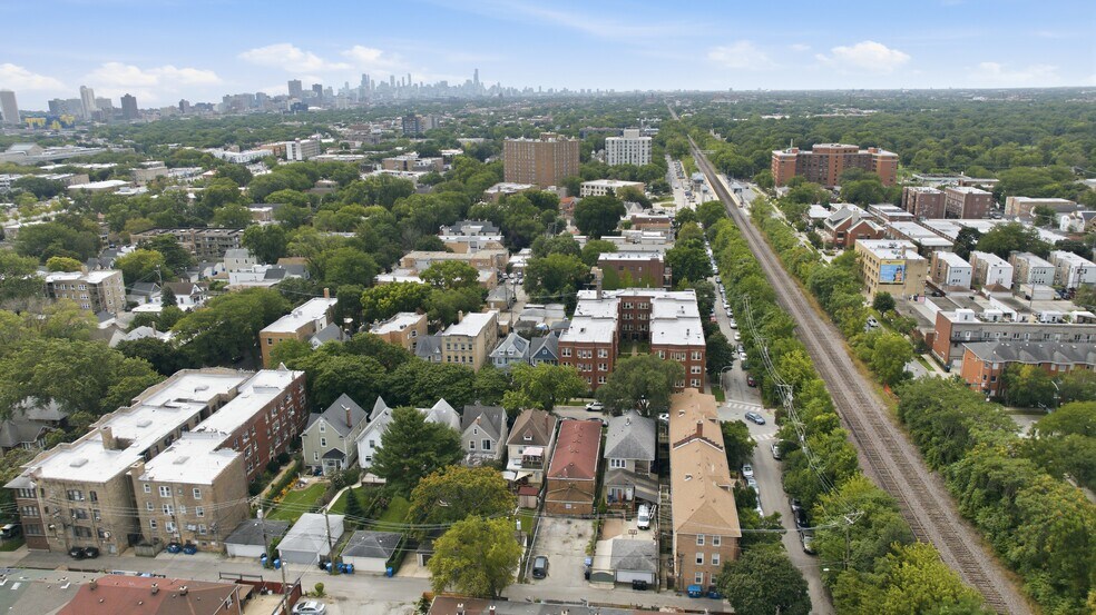 More Photos Of 1766 W Granville Ave, Chicago Apartments For Sale