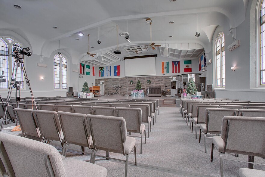 More Photos Of 1321-1323 S Austin Blvd, Cicero Religious Facility For Sale