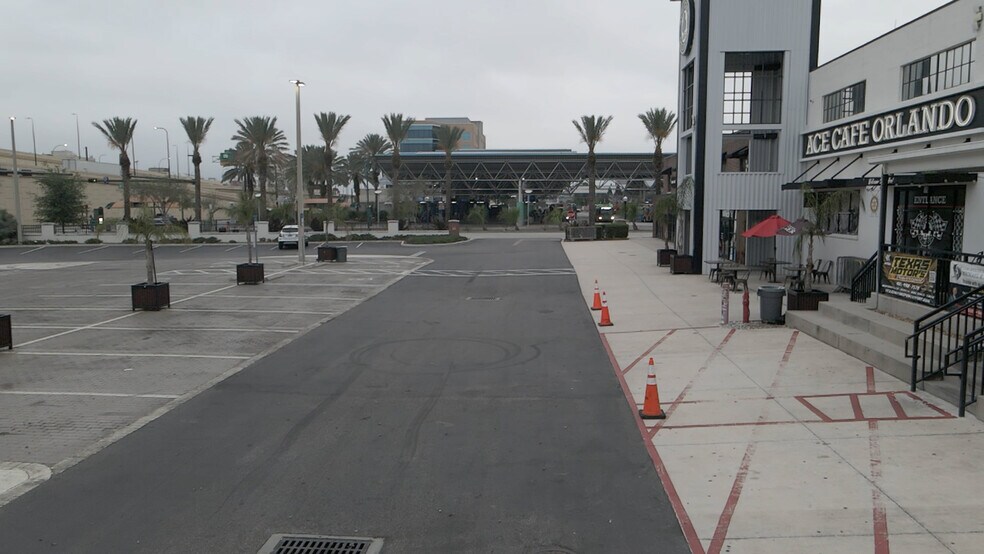 More Photos Of 100 W Livingston St, Orlando Restaurant For Lease