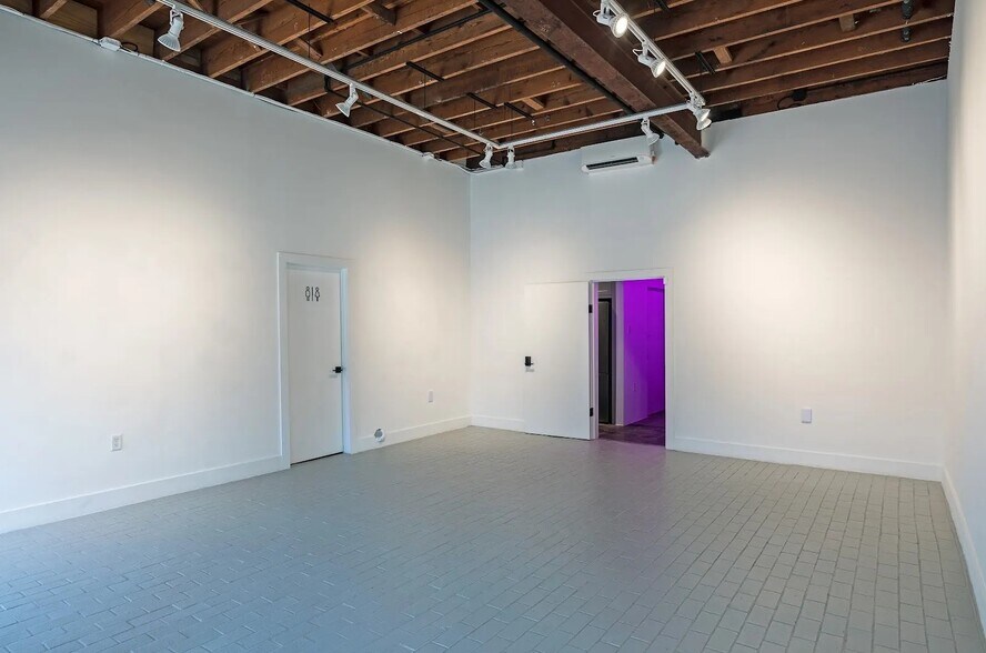 More Photos Of 217 Fairview Ave, Houston Freestanding For Lease