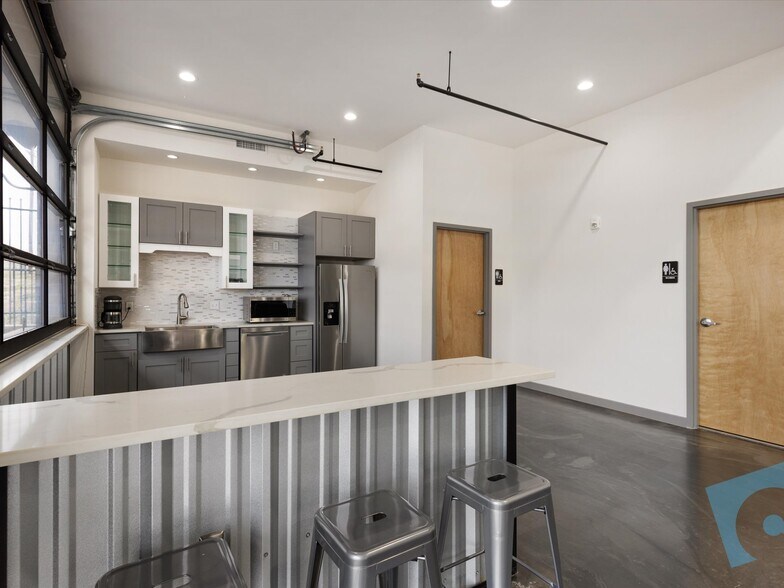 More Photos Of 4451 Dale Earnhardt Way, Northlake Light Distribution For Lease