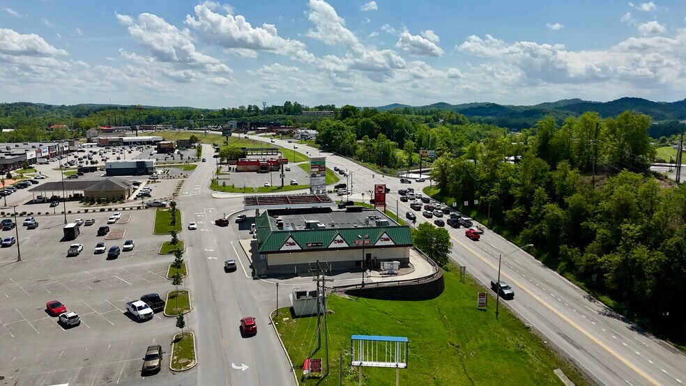 More Photos Of 2600 Middletown Commons, White Hall Unknown For Lease