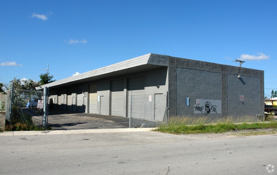 More Photos Of 5916 SW 25th St, West Park Warehouse For Lease