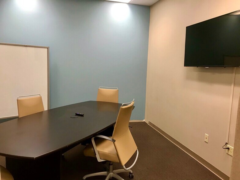 More Photos Of 3340-3350 NE Ralph Powell Rd, Lee's Summit Office For Sale