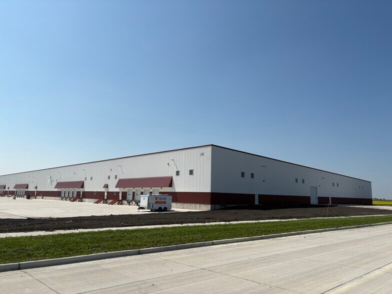 More Photos Of 3401 N 46th Ave, Fargo Industrial For Lease