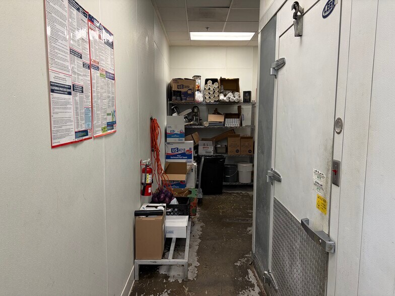 More Photos Of 1111-1191 S Victoria Ave, Oxnard General Retail For Lease
