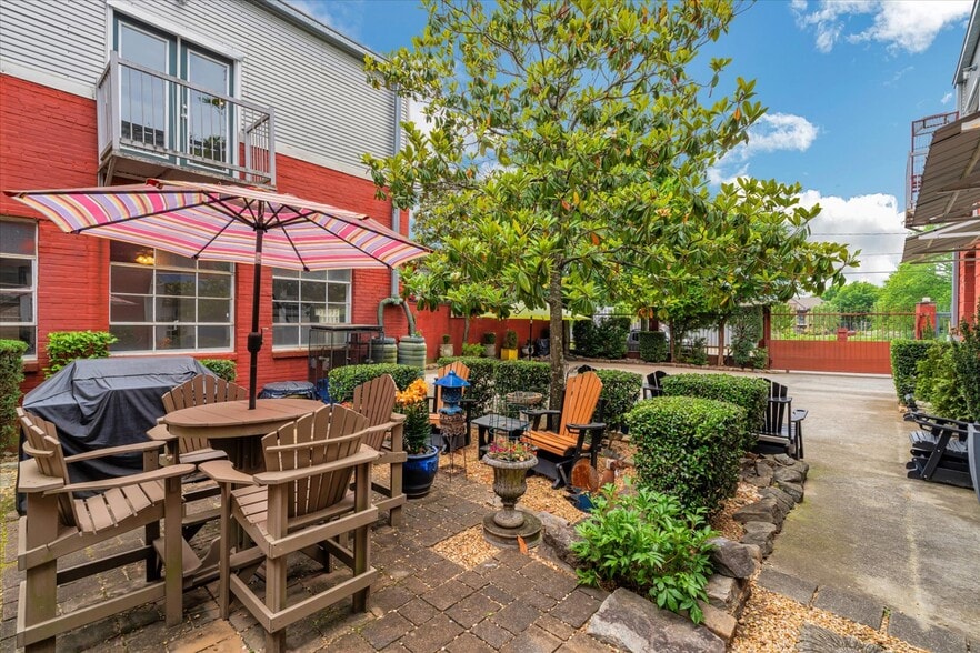 More Photos Of 282 Walker St SW, Atlanta Apartments For Sale