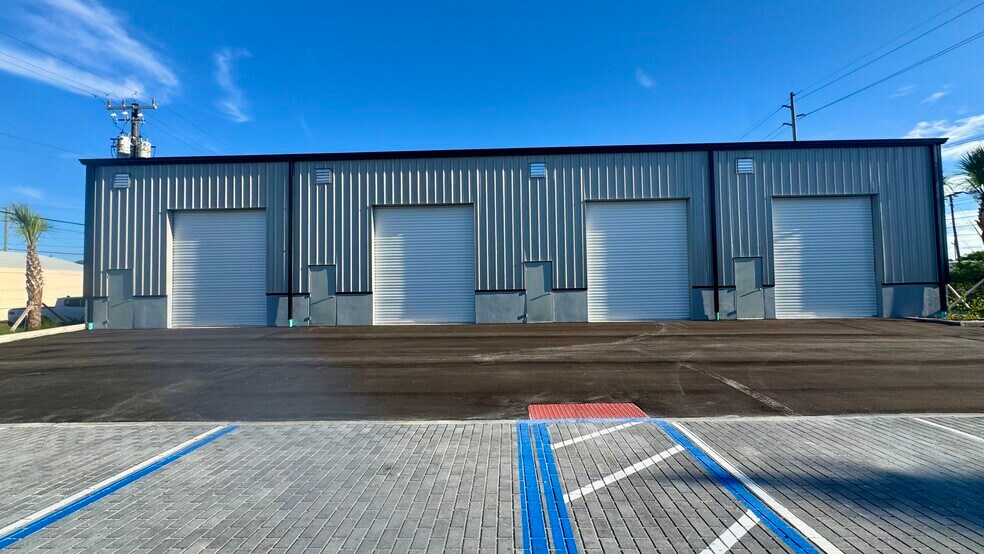 More Photos Of 301 Florida Ave, Fort Pierce Flex For Lease