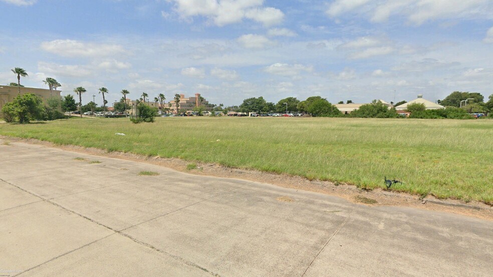 More Photos Of 134 Paseo del Prado St, Edinburg Land For Sale