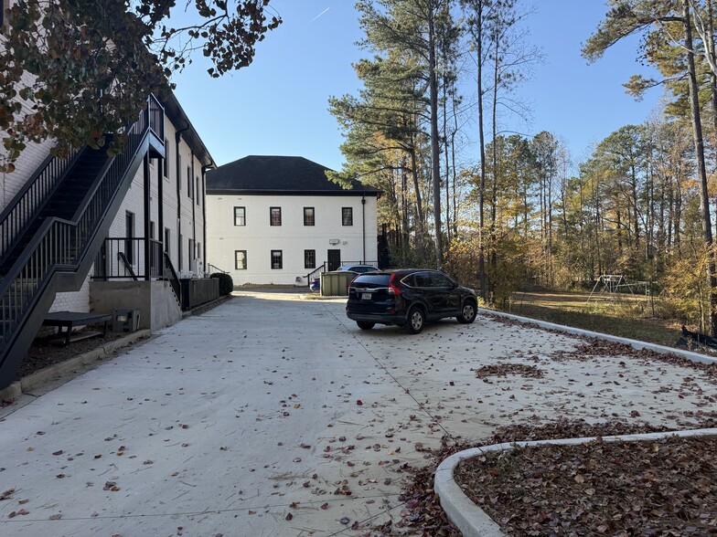 More Photos Of 203 Woodpark Pl, Woodstock Medical For Lease