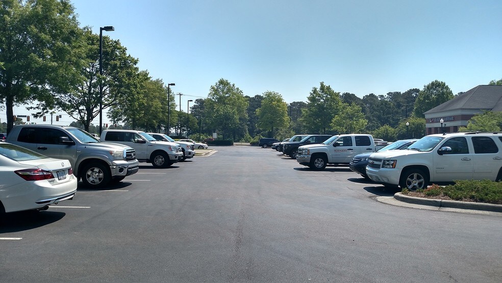 More Photos Of 2512 Independence Blvd, Wilmington Office For Lease