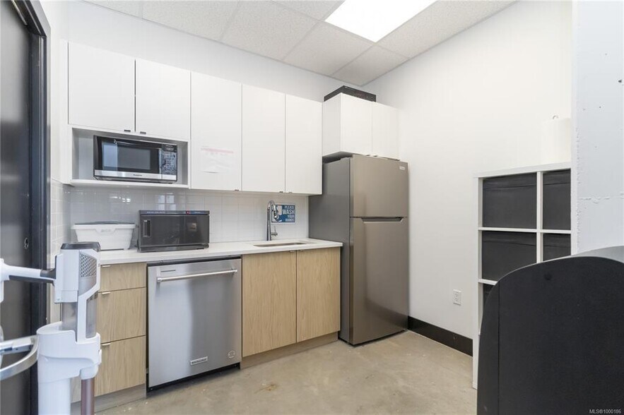 More Photos Of 2471 Sidney Av, Sidney Apartments For Sale