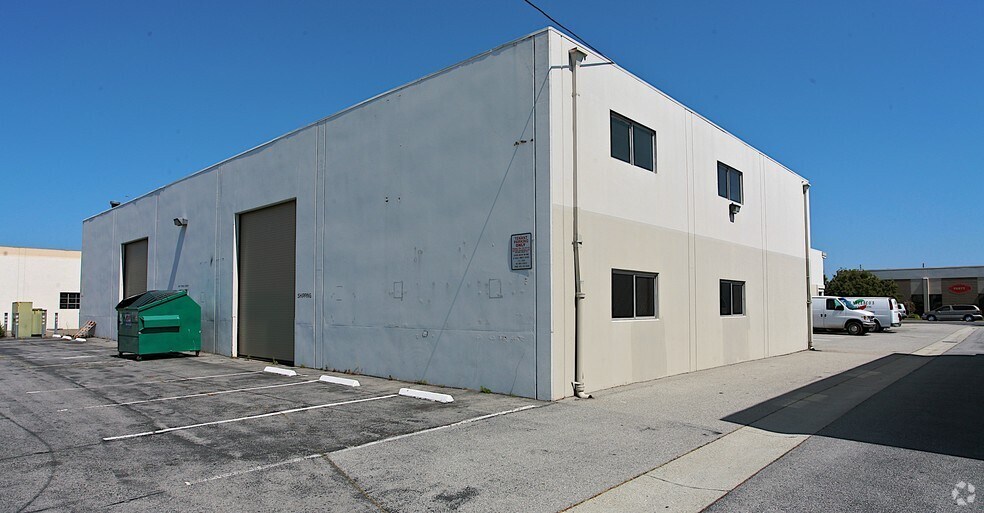 More Photos Of 836-852 Stanton Rd, Burlingame Warehouse For Lease