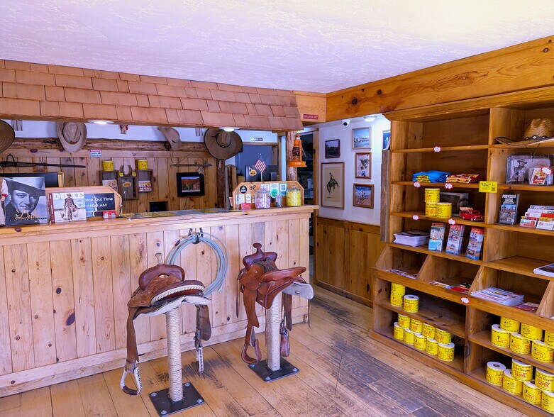 More Photos Of 166 S 400 E, Moab Hotel For Sale