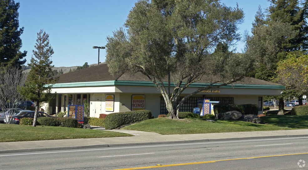 More Photos Of 360-580 Park Blvd, Moraga Unknown For Lease