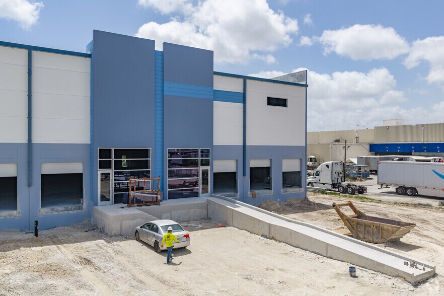 More Photos Of 3123 NW 73rd St, Miami Warehouse For Sale