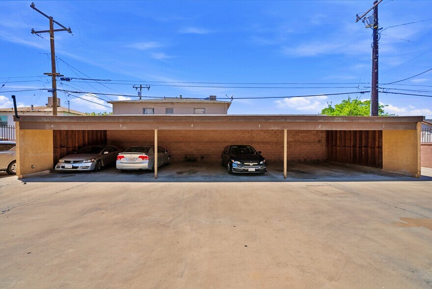 More Photos Of 44751 N Fern Ave, Lancaster Apartments For Sale
