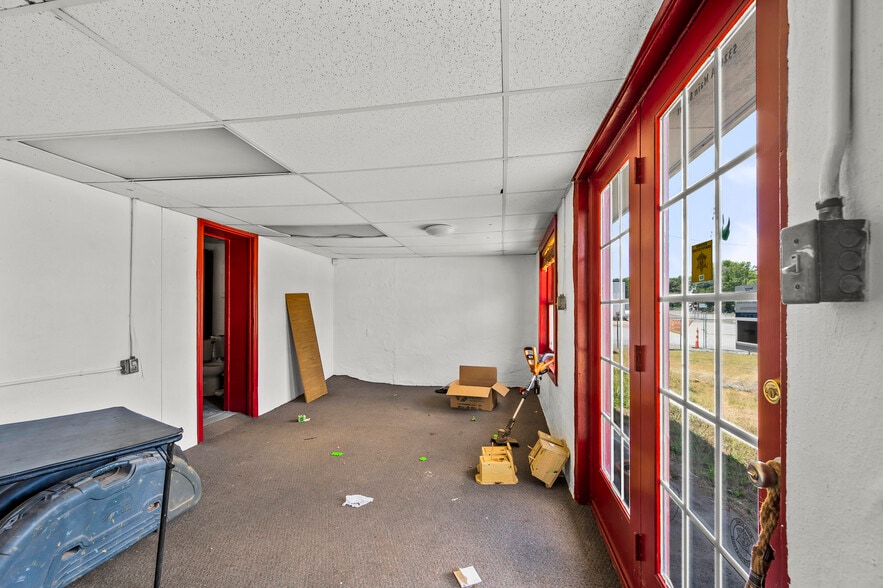 More Photos Of 5326 Main St, Walkertown Service For Sale