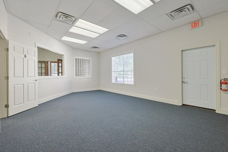 More Photos Of 5601-5605 Virginia Pky, McKinney Medical For Sale