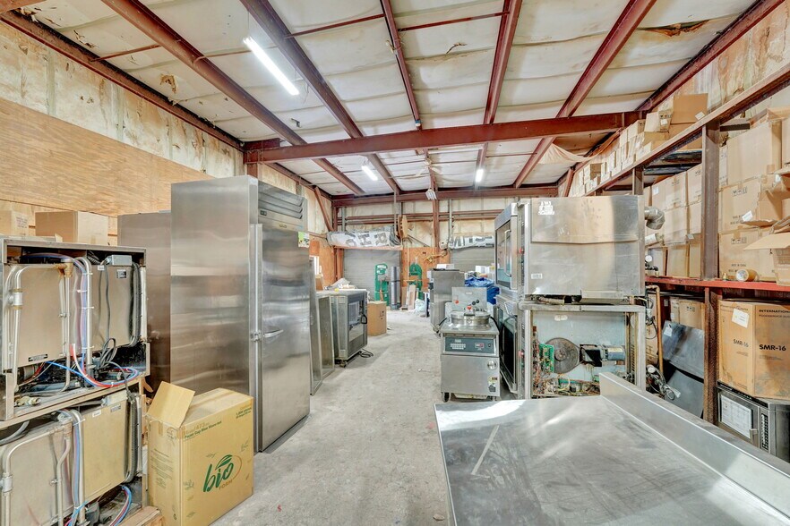 More Photos Of 47 Elm St, East Aurora Service For Sale