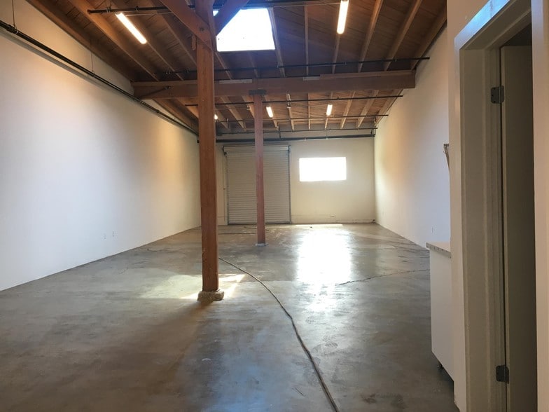 More Photos Of 3751 E Olympic Blvd, Los Angeles Office For Lease
