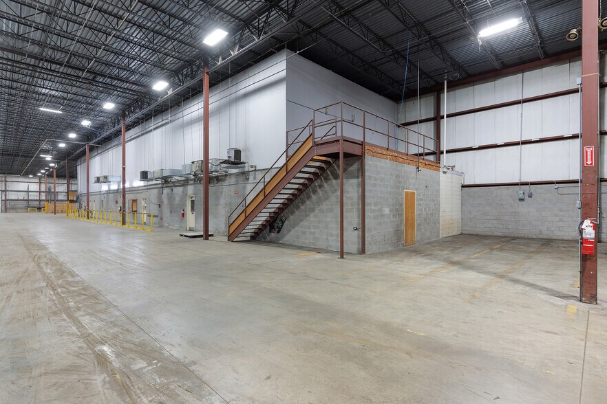 More Photos Of 479 Swanson Dr, Dresden Manufacturing For Lease