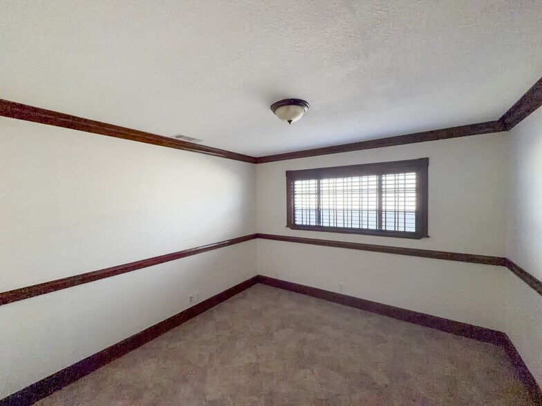 More Photos Of 10051 Mission Blvd, Jurupa Valley Contractor Storage Yard For Lease