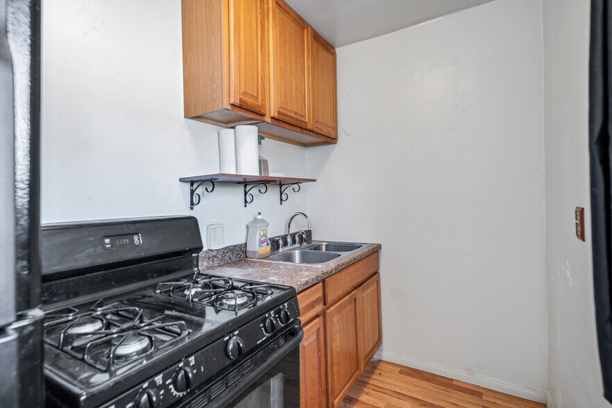 More Photos Of 8837 E Palmdale Blvd, Palmdale Research And Development For Sale