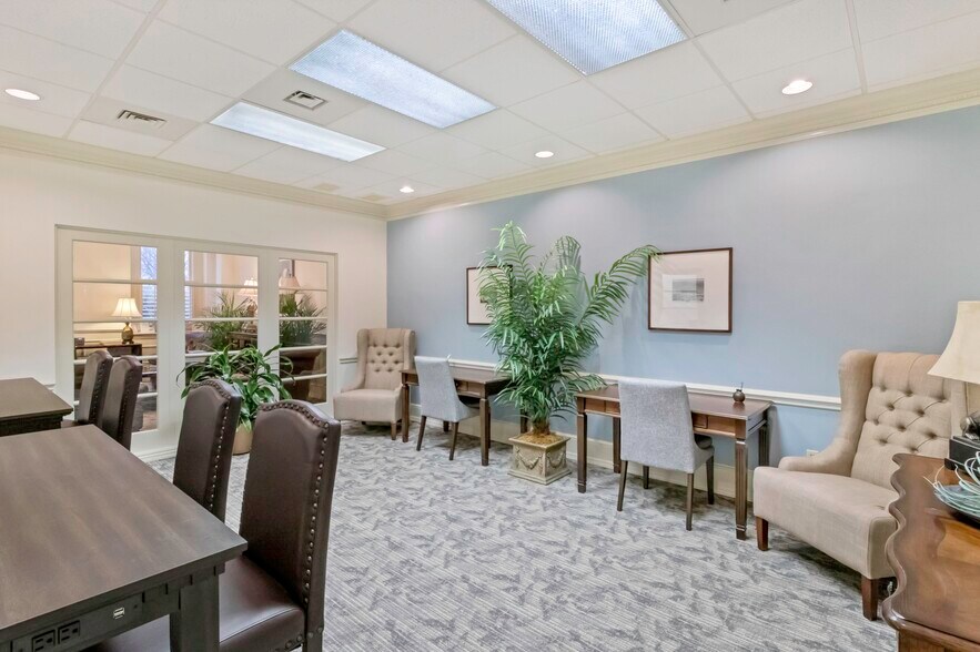 More Photos Of 330 E Coffee St, Greenville Office For Lease