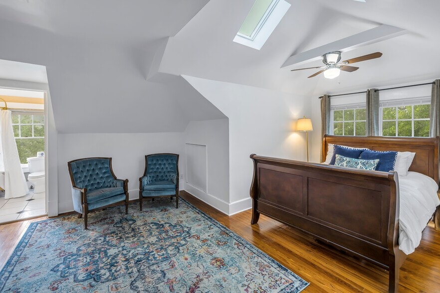 More Photos Of 635 Bay St NE, Saint Petersburg Hospitality For Sale